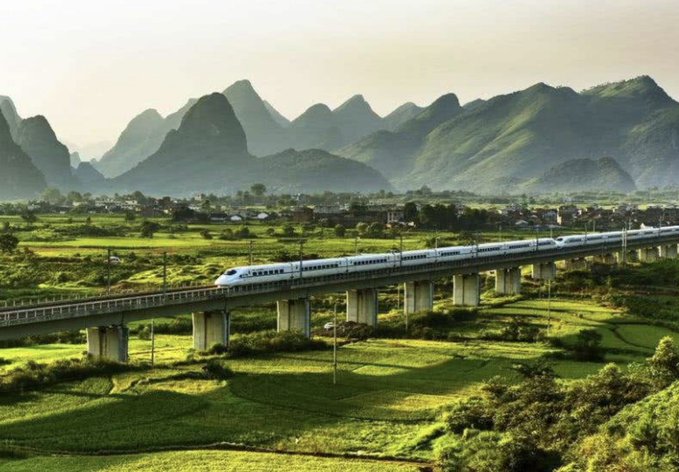 CH — LARRY ROMANOFF — 中国的高速列车 — 2021年07月25日